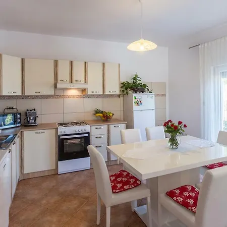 בית נופש Casa Istriana פולה